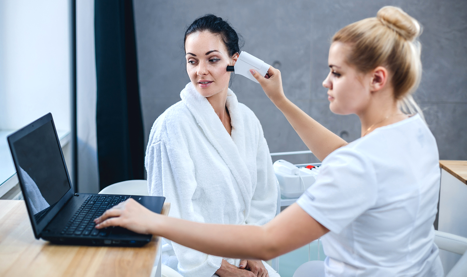 Skin-test IAC - International Association for Applied Corneotherapy Skin examination